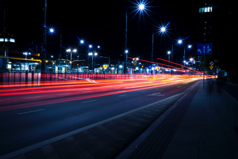  maximalem Geschwindigkeitlimit beim Fahren mit Anhänger auf der Autobahn